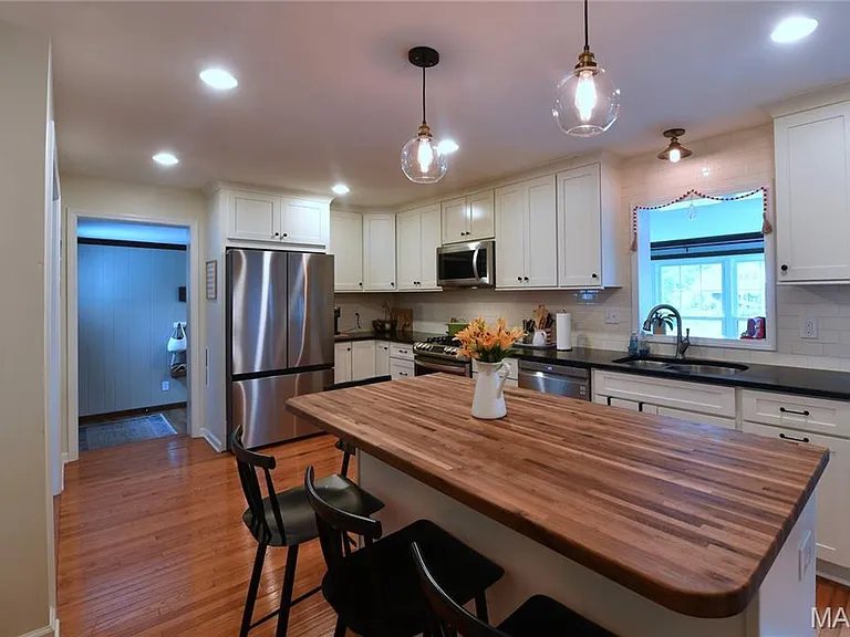 342 Greenleaf Dr — Photo 7