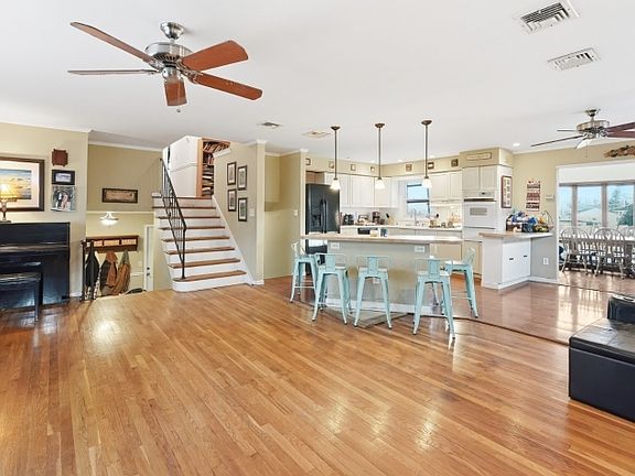 4th image of 15 Ridge Rd