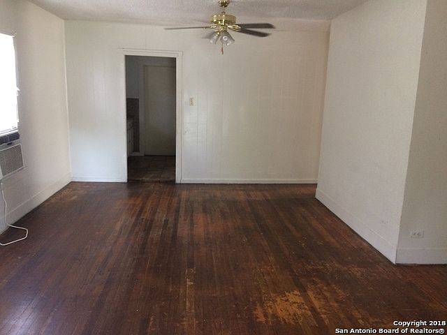2nd image of 2201 Fresno