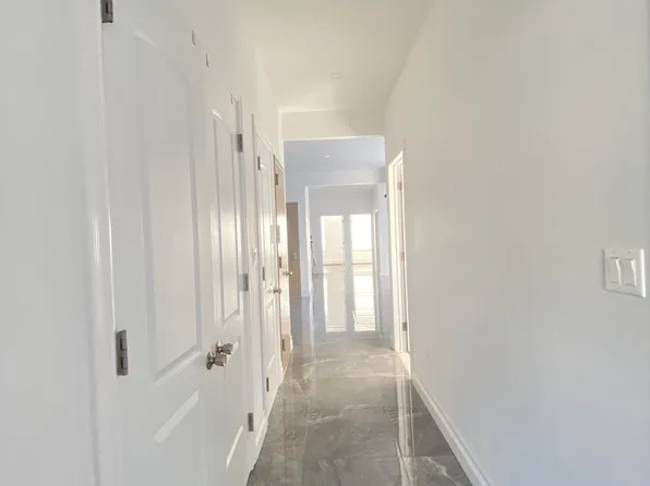 302 Marine Avenue image 3 of 9