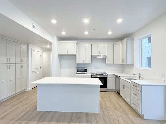 4th image of 5232 W Black Twig Dr #202