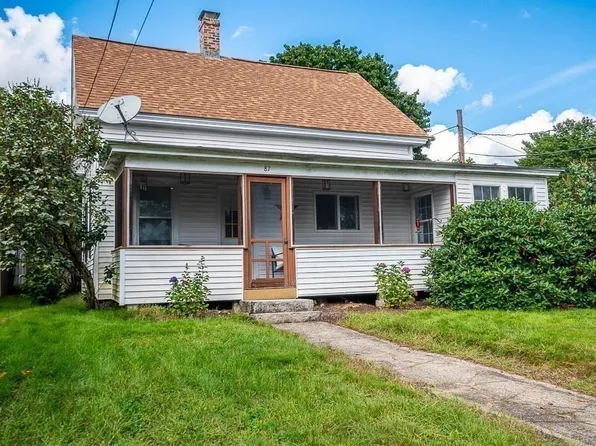 87 Linwood St, Uxbridge, MA 01569