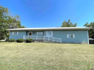 6920 Shawnee Cir, Ozawkie, KS 66070