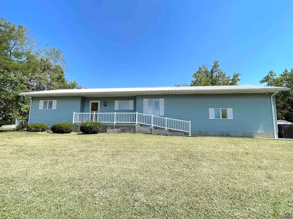 6920 Shawnee Cir, Ozawkie, KS 66070