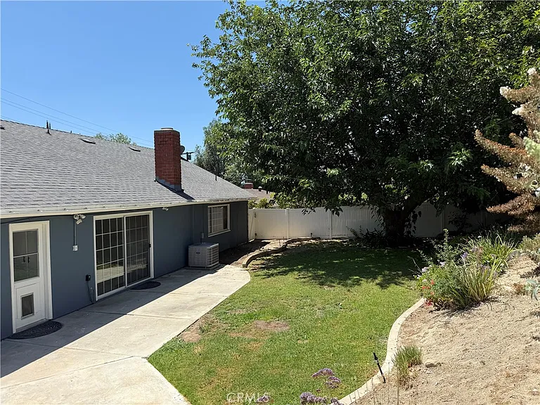 7055 Semrad Rd — Photo 31
