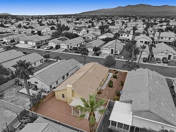 2nd image of 2417 Morocco Ave