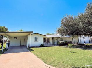 1608 Owens Ave, Three Rivers, TX 78071