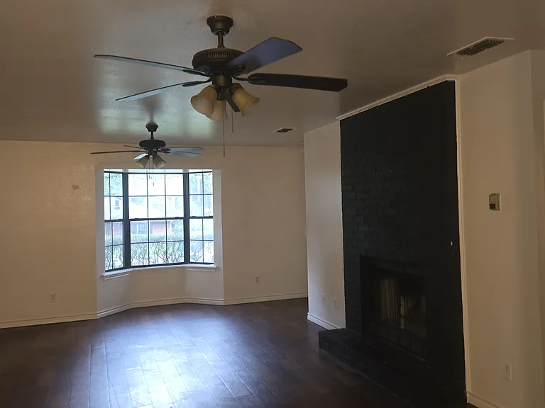 311 Peachtree Ln — Photo 5