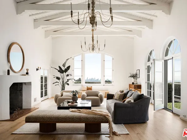 3206 Deronda Dr, Los Angeles, CA 90068