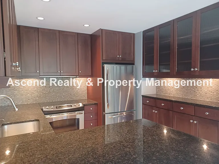 830 SW Broadway Dr #8 — Photo 12
