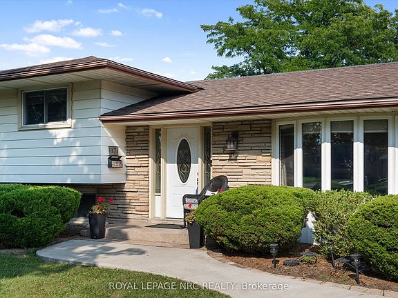 3rd image of 17 Joanna Dr