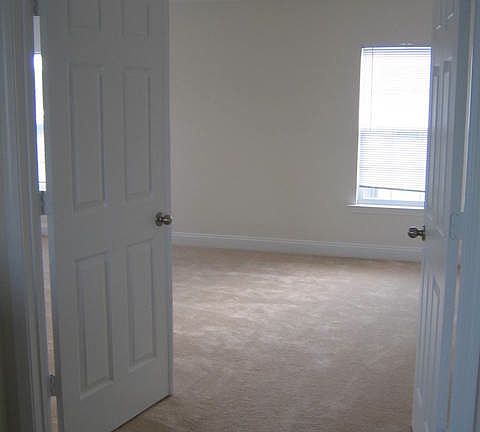 4th image of 1032 Bengel Dr