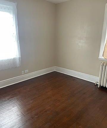 3rd image of 115 W Sidney Ave