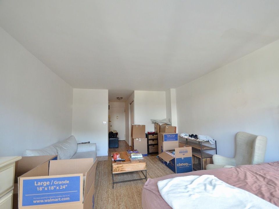 2nd image of 360 W 22nd St APT 4R