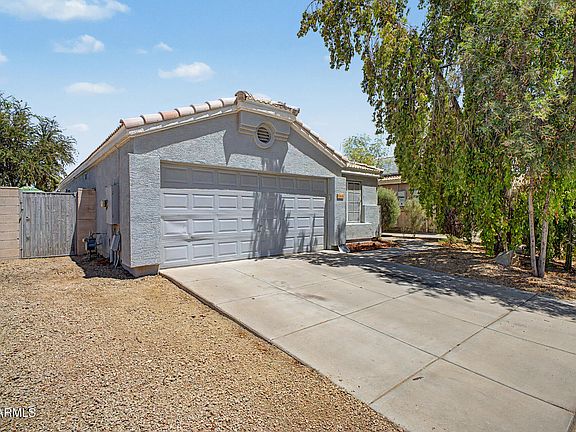 3rd image of 15644 W HAMMOND Drive