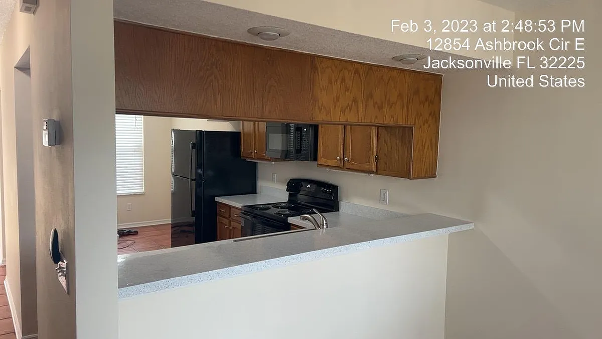 Building Photo - 12846 Ashbrook Cir E