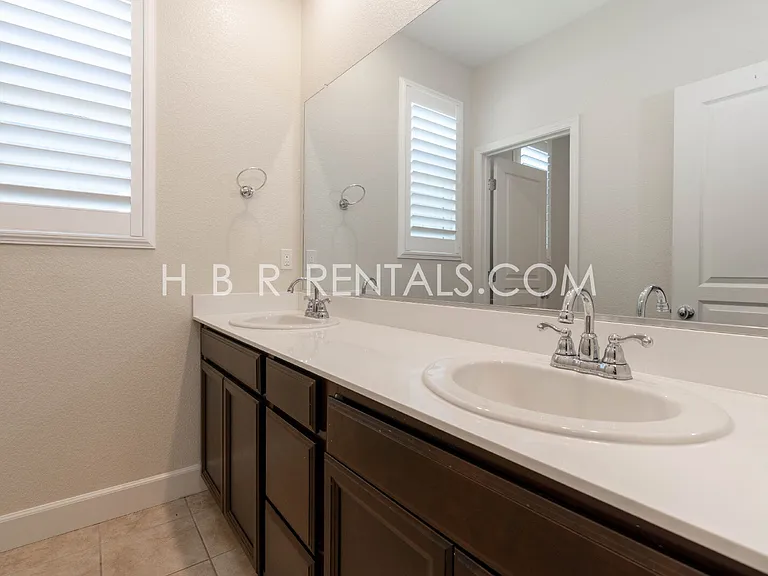 1496 Dairy Dr — Photo 27