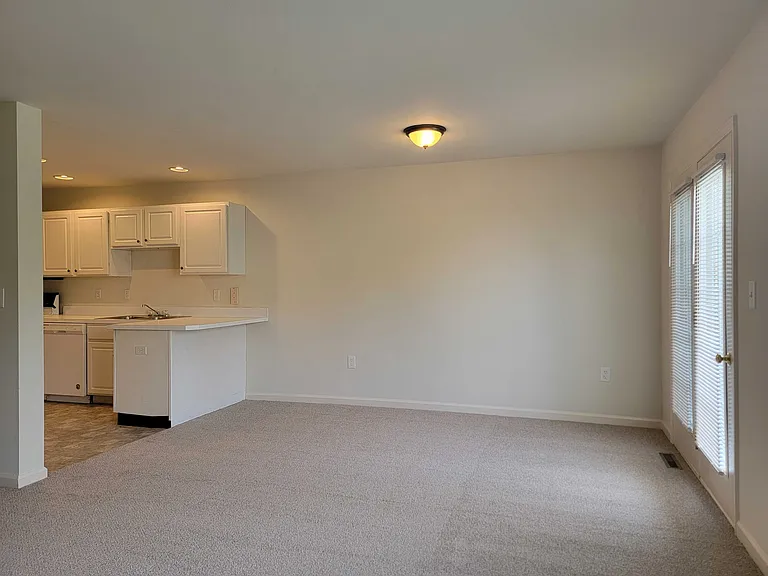 6470 Lincoln Ct — Photo 11