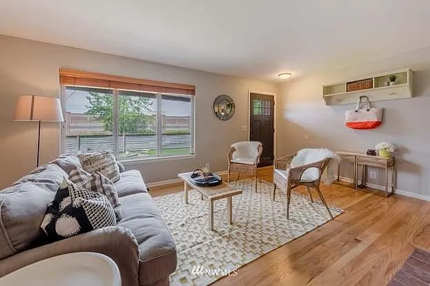 6516 42nd Ave SW — Photo 10