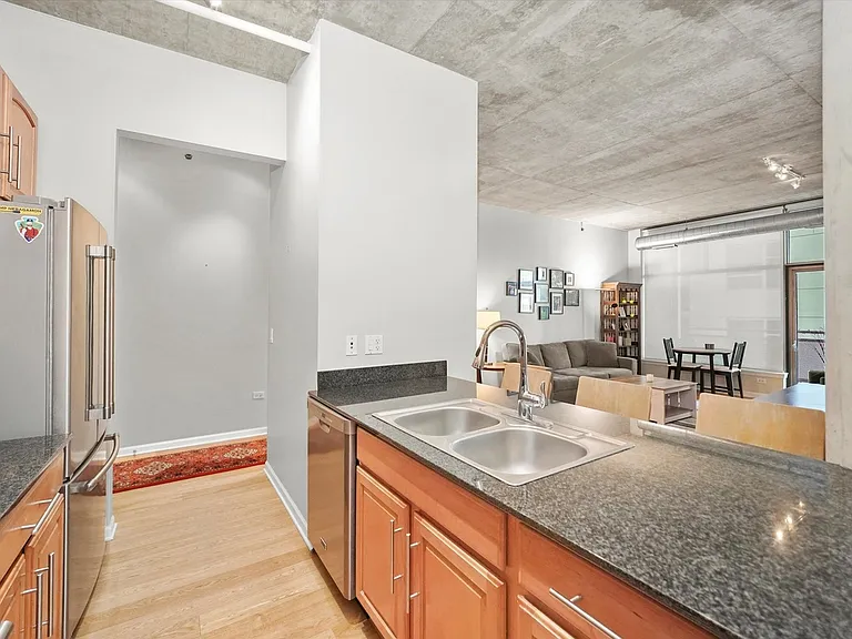 125 E 13th St #515 — Photo 14