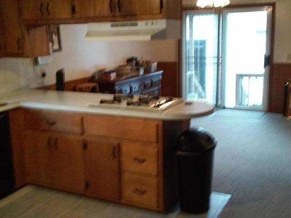3rd image of 58 E Margaret St