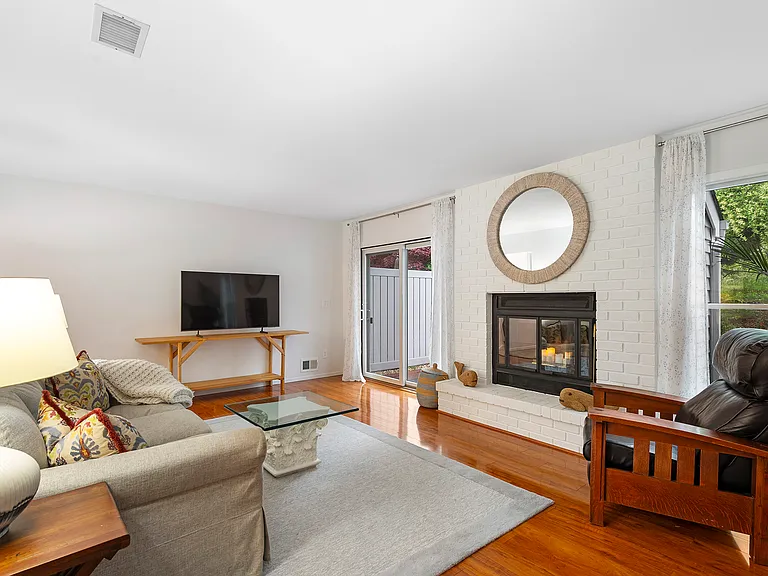 50 Hubbard Ln #62 — Photo 6