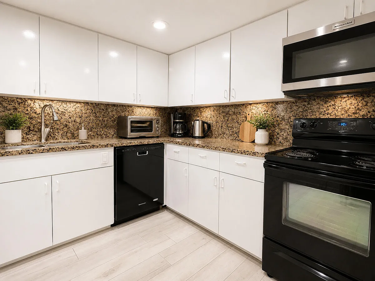 Building Photo - 401 Golden Isles Dr #402