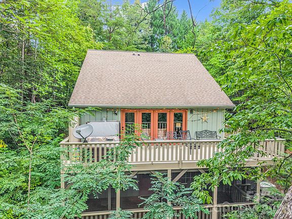 3rd image of 209 Dogwood Dr