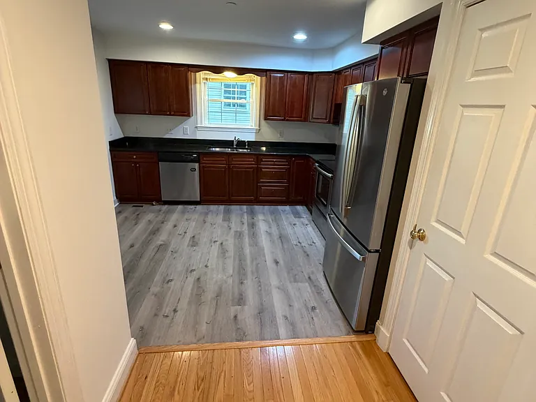 220 Gross Ave — Photo 9