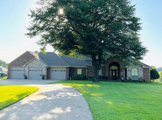 105 County Road 1130, Mount Pleasant, TX 75455