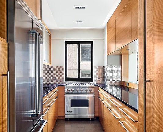 5th image of 10 E End Ave #14JK