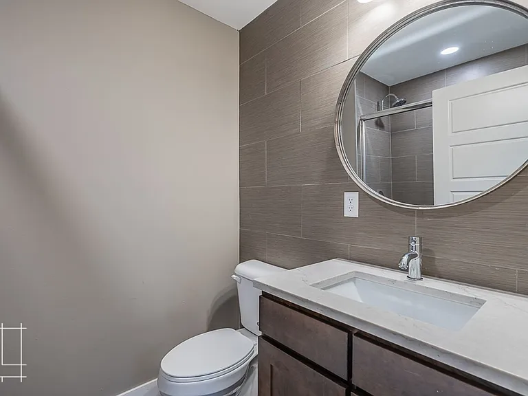 245 King Ave — Photo 35