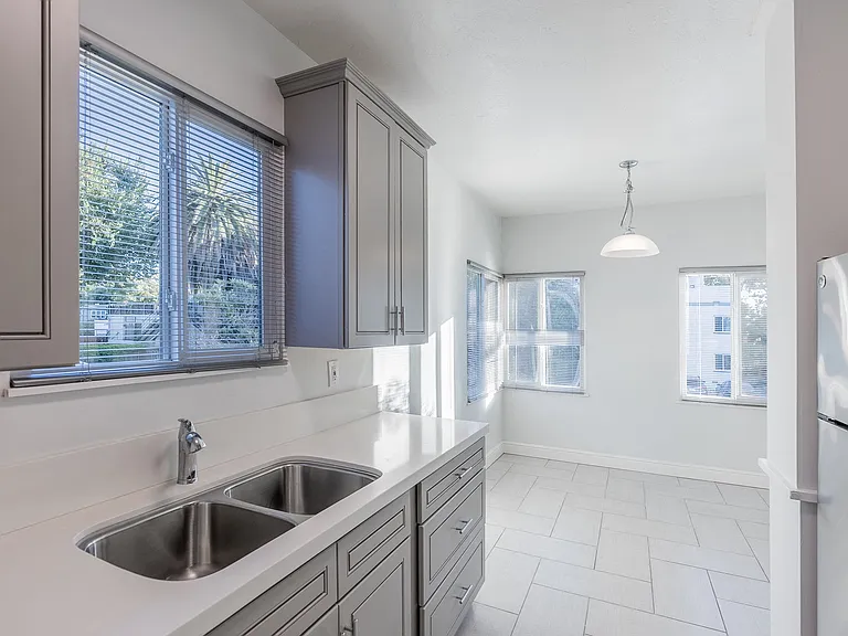 The Maxwell Apartments — Photo 1