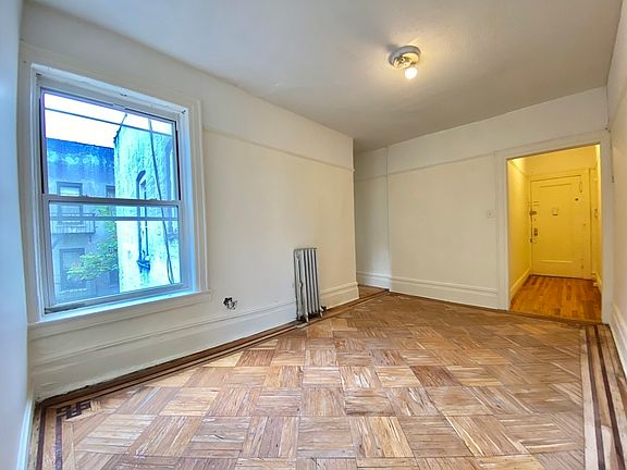 2nd image of 552 Lincoln Pl #4H