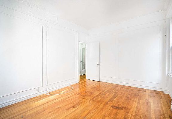 2nd image of 305 W 138th St #4A