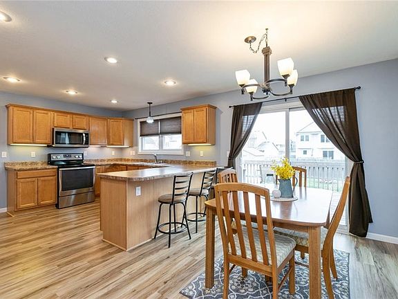 5th image of 4208 SW Somersby Blvd