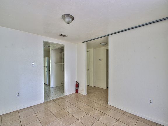 5th image of 2949 Shamrock St #7