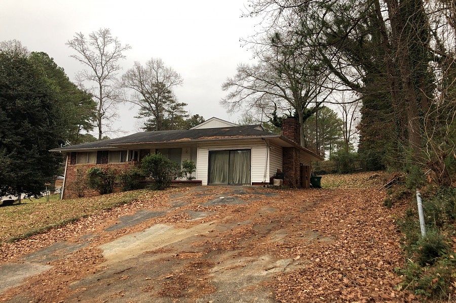 2nd image of 2445 Manassas Ln