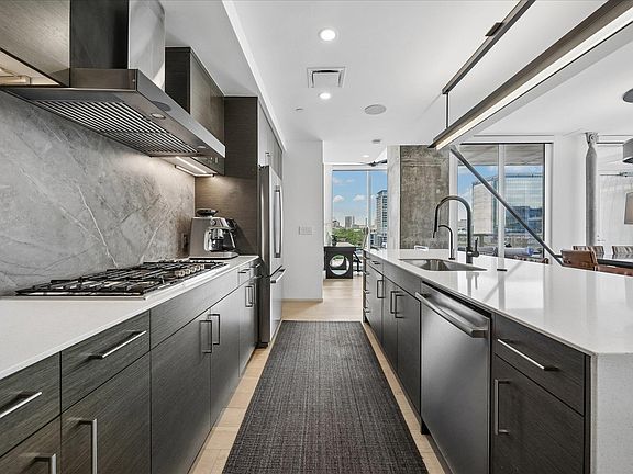 3rd image of 301 West Ave Unit 1004