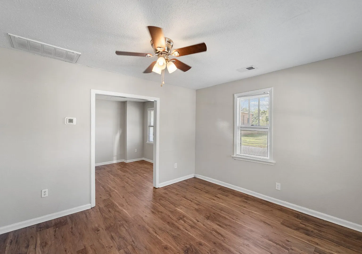 Bright & Stylish 3-Bedroom Home Near Downtown Savannah — Photo 3