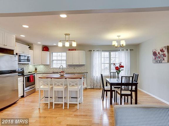 3rd image of 2986 Fox Tail Ct