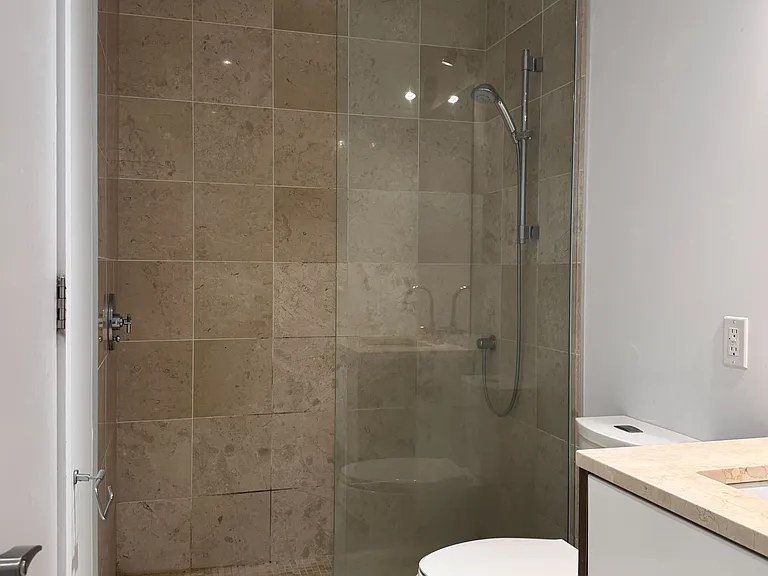 300 Lisgar St #806 — Photo 7