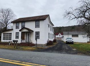 1042 Delaware Dr APT 2, Matamoras, PA 18336