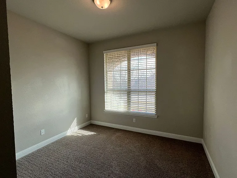 616 Ardath Rd — Photo 4