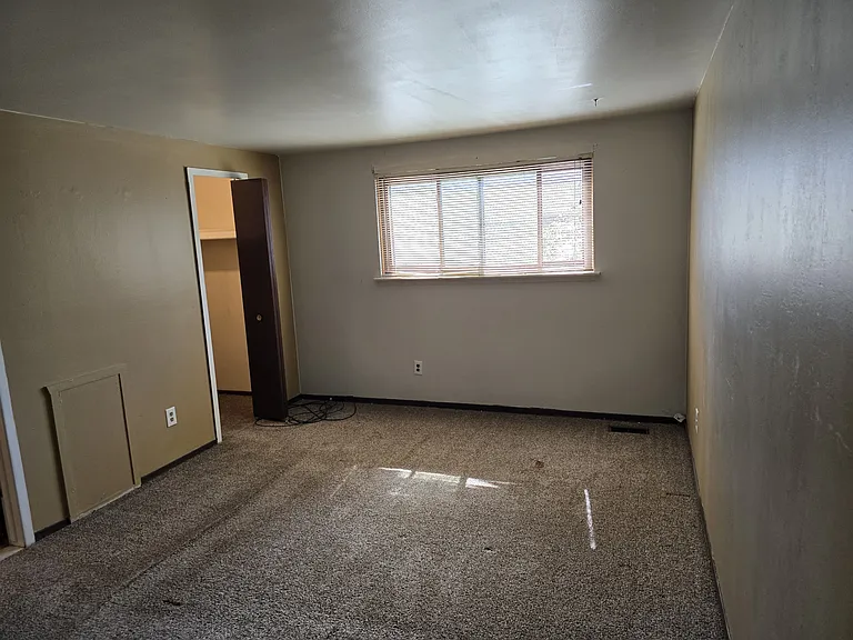 8643 Hickory Dr — Photo 13