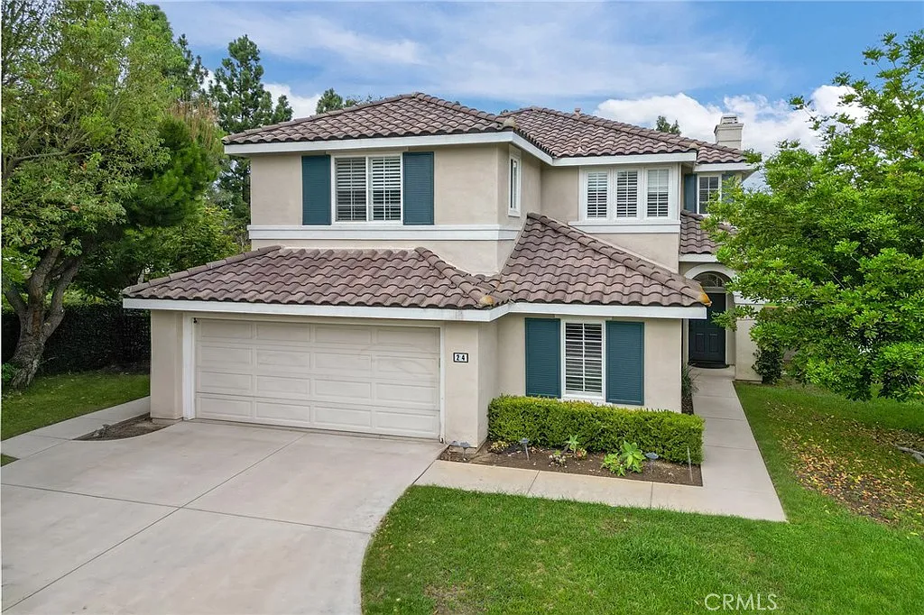 5 bed, 2600 sqft, $7,200 — Photo 1