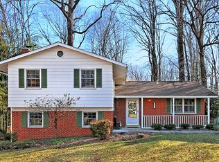 3211 Fair Woods Pkwy, Fairfax, VA 22030