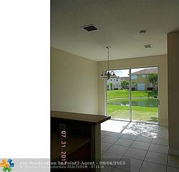 5th image of 636 NE 21st Ter #636