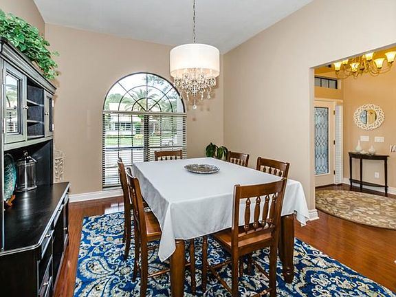 4th image of 1018 Wyndham Way