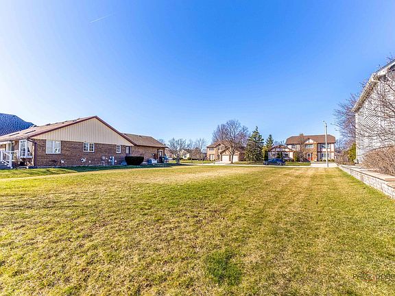 5th image of 1309 E Brookwood Dr